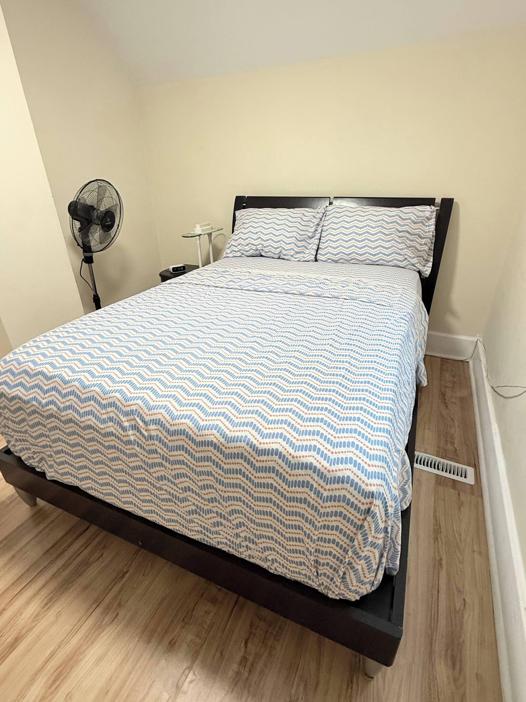 1 bedroom, iron/ironing board, Internet, bed sheets