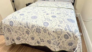 1 quarto, ferros/tábuas de passar roupa, acesso à internet