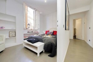 2 chambres, fer et planche à repasser, accès Internet, draps fournis
