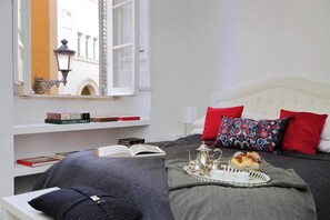 2 bedrooms, iron/ironing board, Internet, bed sheets - Amazing apartment by the Pantheon (Roma)