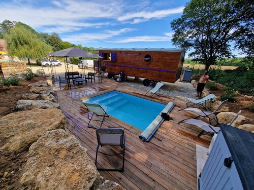 Charming Holiday Home in Journiac with Pool Access
