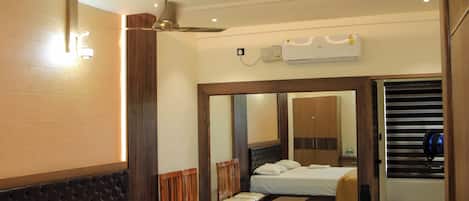 Deluxe Double Room | Free WiFi