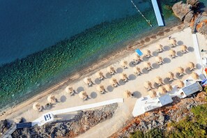 Beach - Cozy 1-bedroom apartment in Luštica Bay Centrale (Radovići)