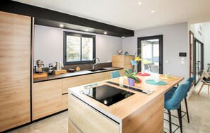 Fridge, microwave, oven, stovetop - Nice home in Montboucher sur Jabron (Montboucher sur Jabron)