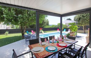 Outdoor dining - Nice home in Montboucher sur Jabron (Montboucher sur Jabron)