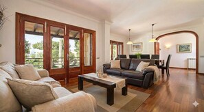 TV, fireplace, ping pong - House in Alcudia Bell Lloc with pool near the sea (Alcúdia)