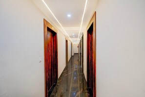 Interior - Townhouse Dharampur Railway Station (Dehradun)