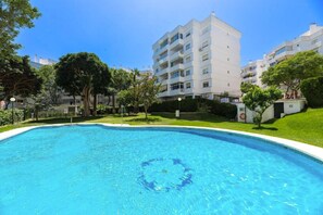 Pool - Seaview Retreat Apartment with Pool REF067 (Benalmádena)
