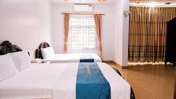 Basic Double Room | Laptop workspace, blackout drapes, soundproofing, iron/ironing board