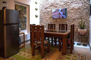 Dining - Spacious 5-bedroom historic CASA BAHAREQUE with pool and 2-level shaded patio (Mérida)