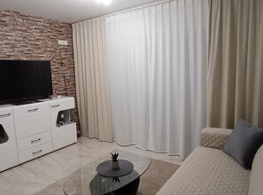 Studio (Studio Apartment with Balcony and Sea) | Living room - Dalmatia Apartments (Pakostane)