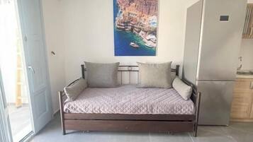 Deluxe Apartment, Balcony, Partial Sea View | Interior