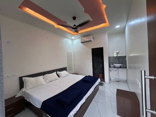 MORESHWAR PRIDE & RESIDENCY