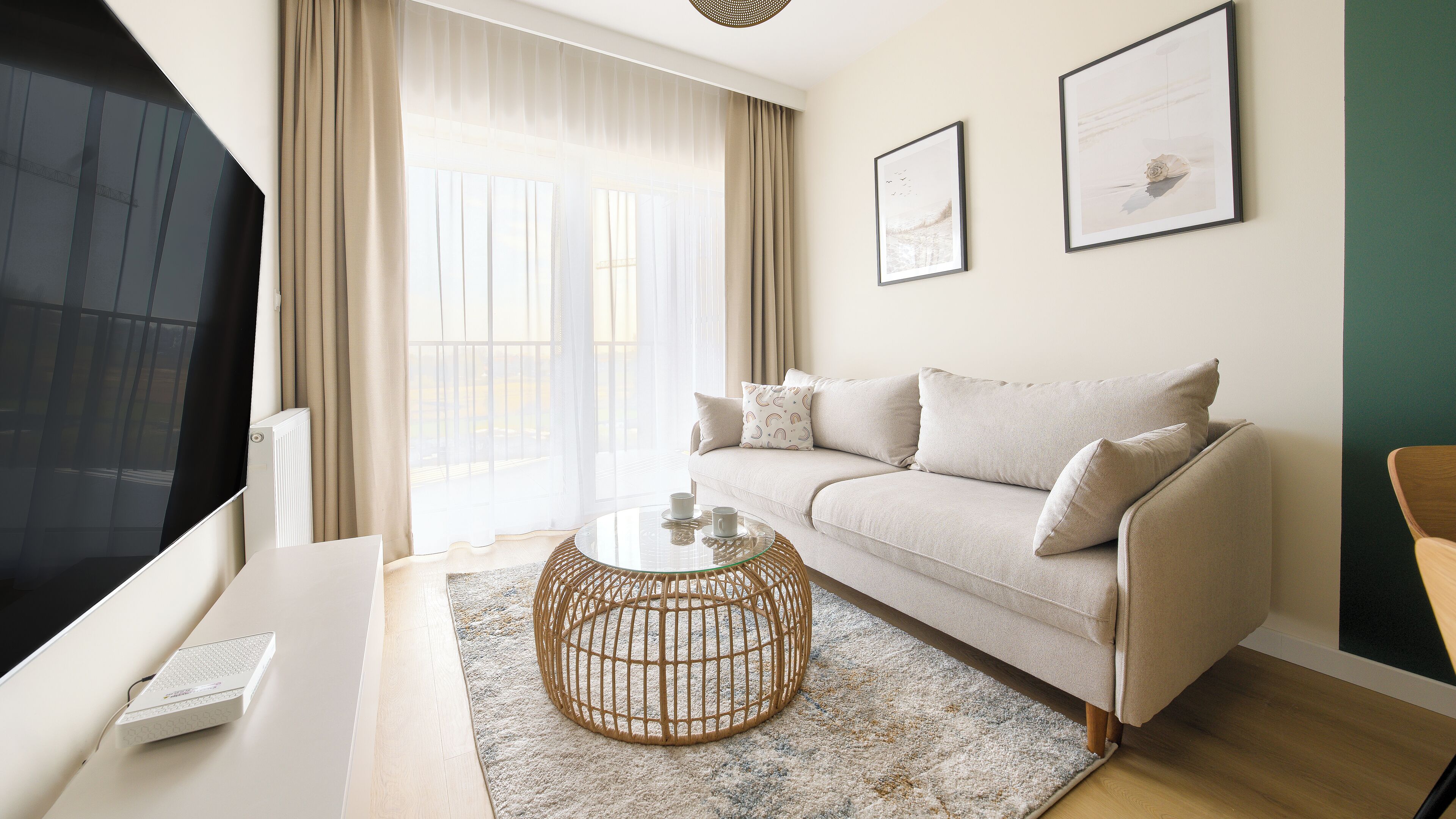 Apartment (414) | Wohnbereich | Flachbildfernseher
