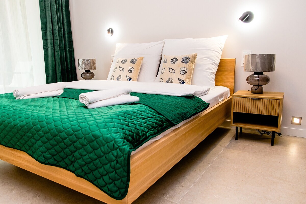 Apartamento, balcón (208A) | Tabla de planchar con plancha y decoración individual