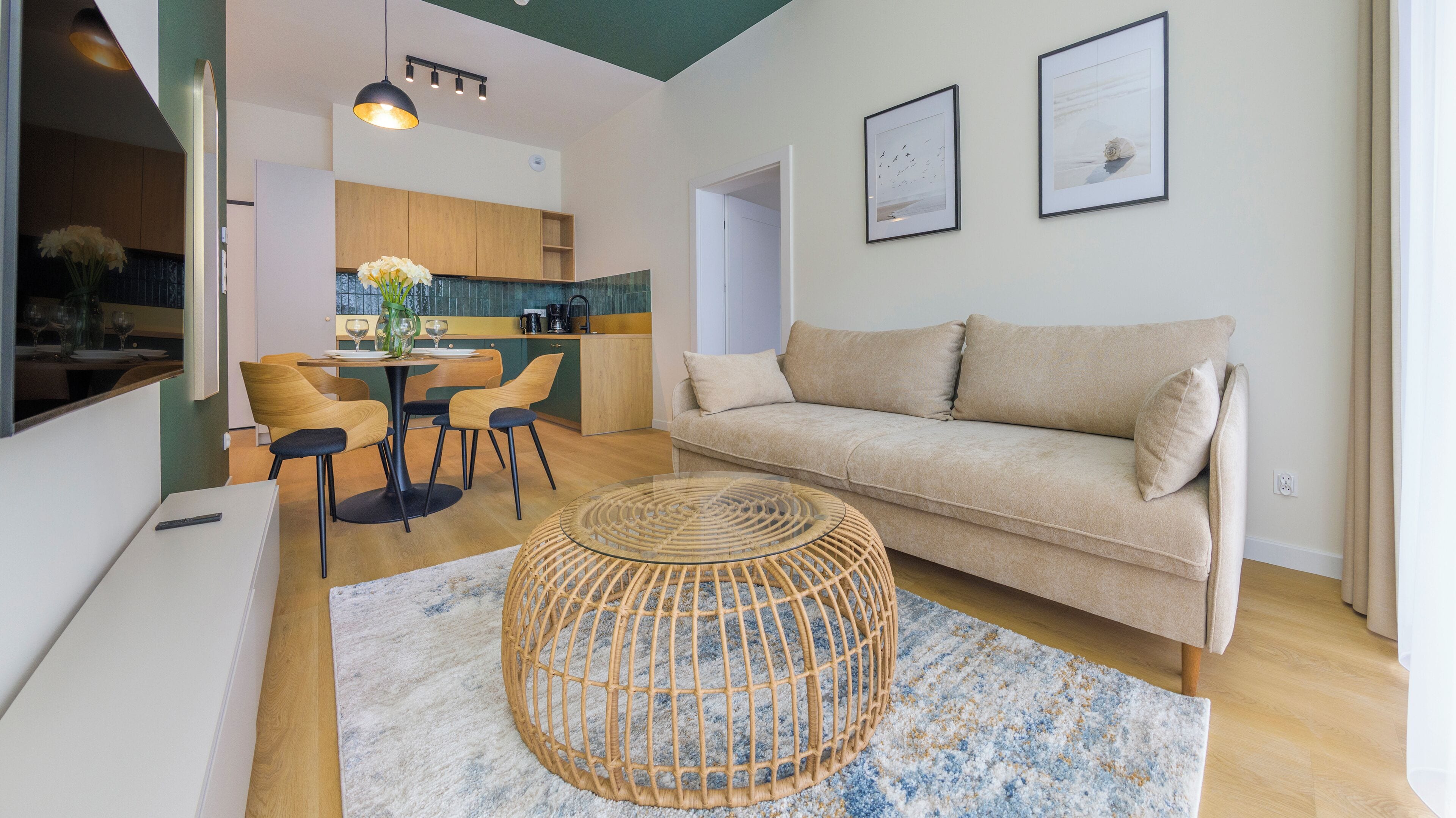 Apartment (306) | Living area | Flat-screen TV