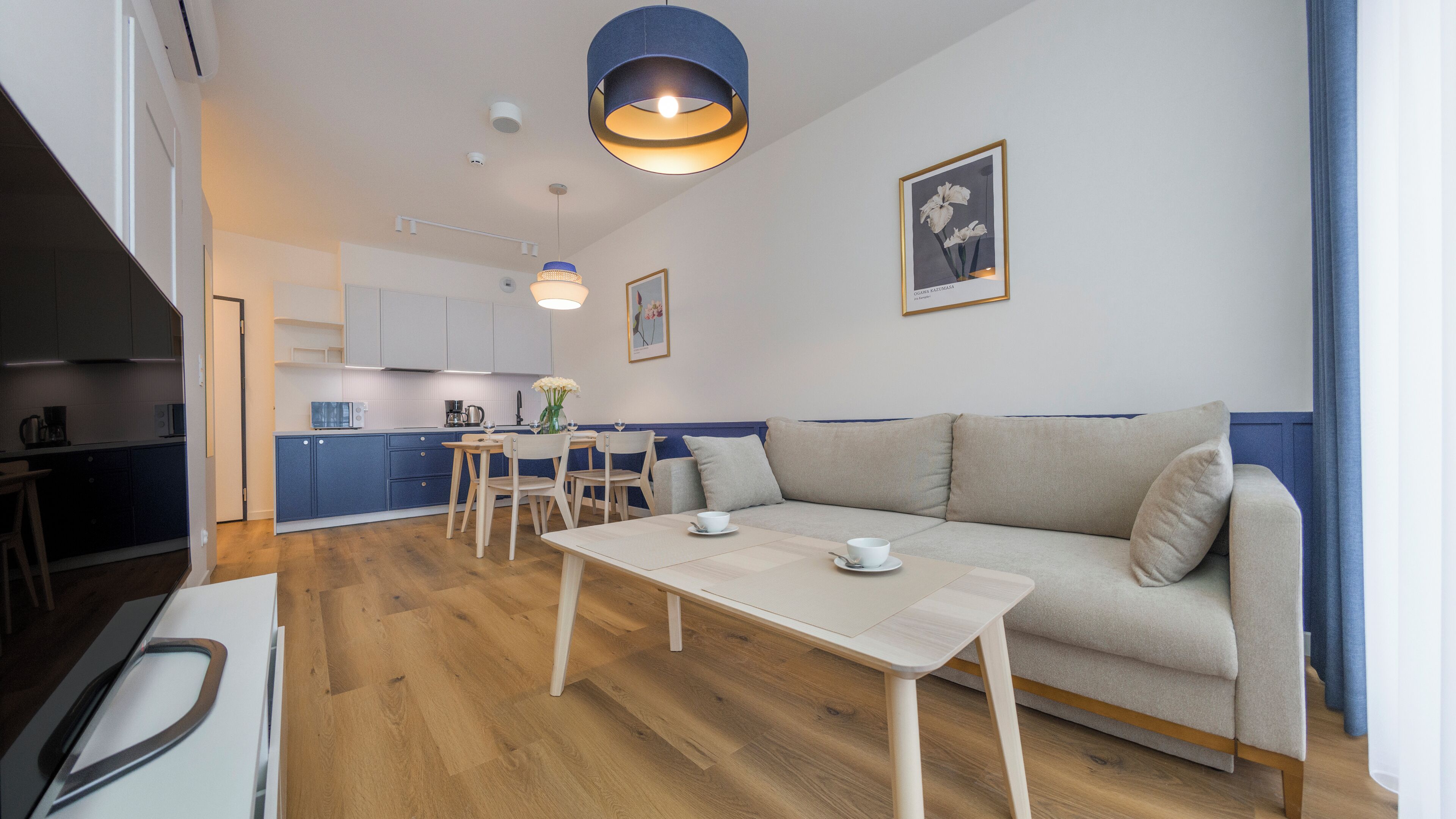 Apartament (316) | Private kitchen | Fridge, stovetop, electric kettle, cookware/dishes/utensils