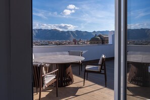 Outdoor dining - Skyline Boutique Hotel (Palermo)