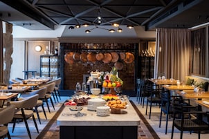 Desayuno buffet todos los días (con cargo)