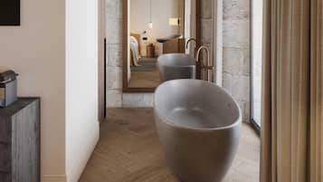 Junior Suite | Bathroom | Shower, hair dryer, slippers, towels