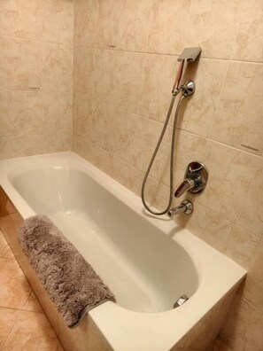 Bathroom - Homely Family - Via Rogoredo (Milano)