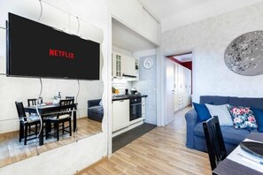 Living area - Tirso 9 with Parking Space and City View - Comfort and Style in Milan (Milano)