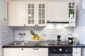 Private kitchen - Tirso 9 with Parking Space and City View - Comfort and Style in Milan (Milano)