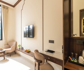 Superior Twin Room | Free WiFi, bed sheets - Luxuria Varanasi by Moustache (Uttar Pradesh)