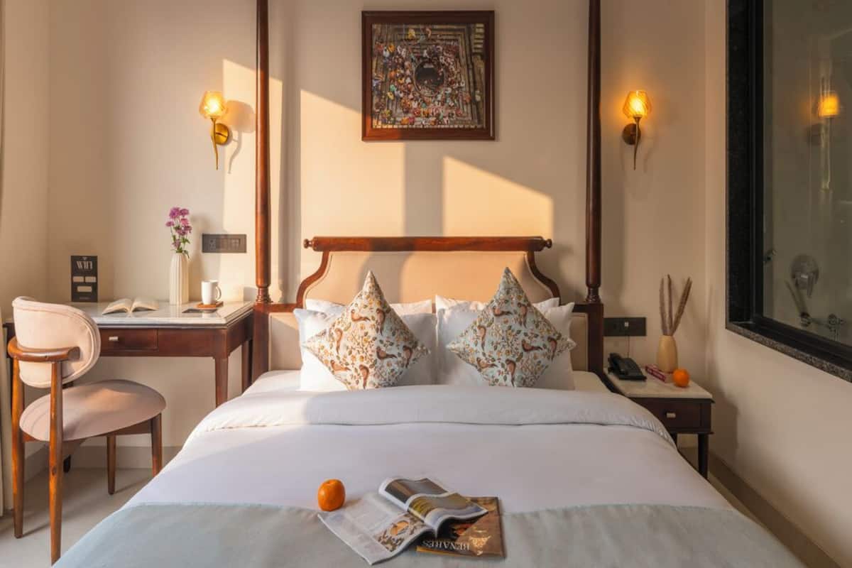 Free WiFi, bed sheets