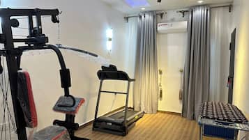 Rom – deluxe, balkong, byutsikt | Treningsfasiliteter