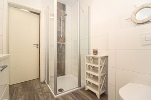 Shower, hair dryer - Vacation apartment Meeresrauschen (Norden)
