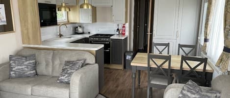 บริเวณนั่งเล่น