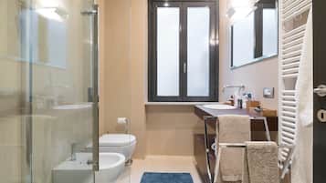 Douche, serviettes fournies