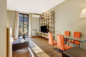 TV - Luxury Apartment Milan City with Private Terrace in Brera (Milano)