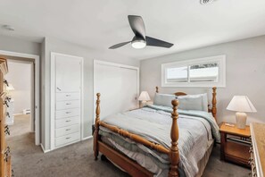3 bedrooms, desk, iron/ironing board, WiFi