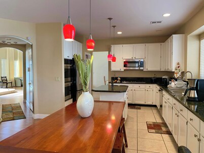 Luxury Las Vegas Retreat in 5BR House with Pool