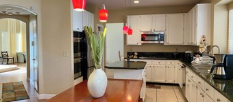 Luxury Las Vegas Retreat in 5BR House with Pool