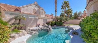 Luxury Las Vegas Retreat in 5BR House with Pool