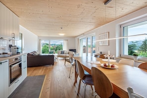 Kühlschrank, Ofen, Herdplatte, Geschirrspüler