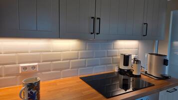 Réfrigérateur, four, plaque de cuisson, lave-vaisselle