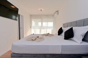 4 bedrooms, free cribs/infant beds, bed sheets - Villa Giovanni Zadar Villas (Razanac)