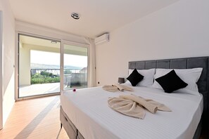 4 bedrooms, free cots/infant beds, bed sheets - Villa Giovanni Zadar Villas (Razanac)