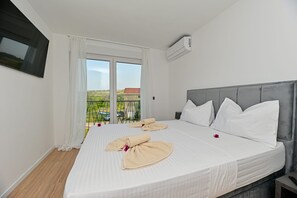4 bedrooms, free cribs/infant beds, bed sheets - Villa Giovanni Zadar Villas (Razanac)