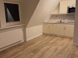 Fridge, microwave, oven, stovetop - House Jacobsen Wiesenglück - NEW! Completely refurbished and renovated for 4 (Sylt)