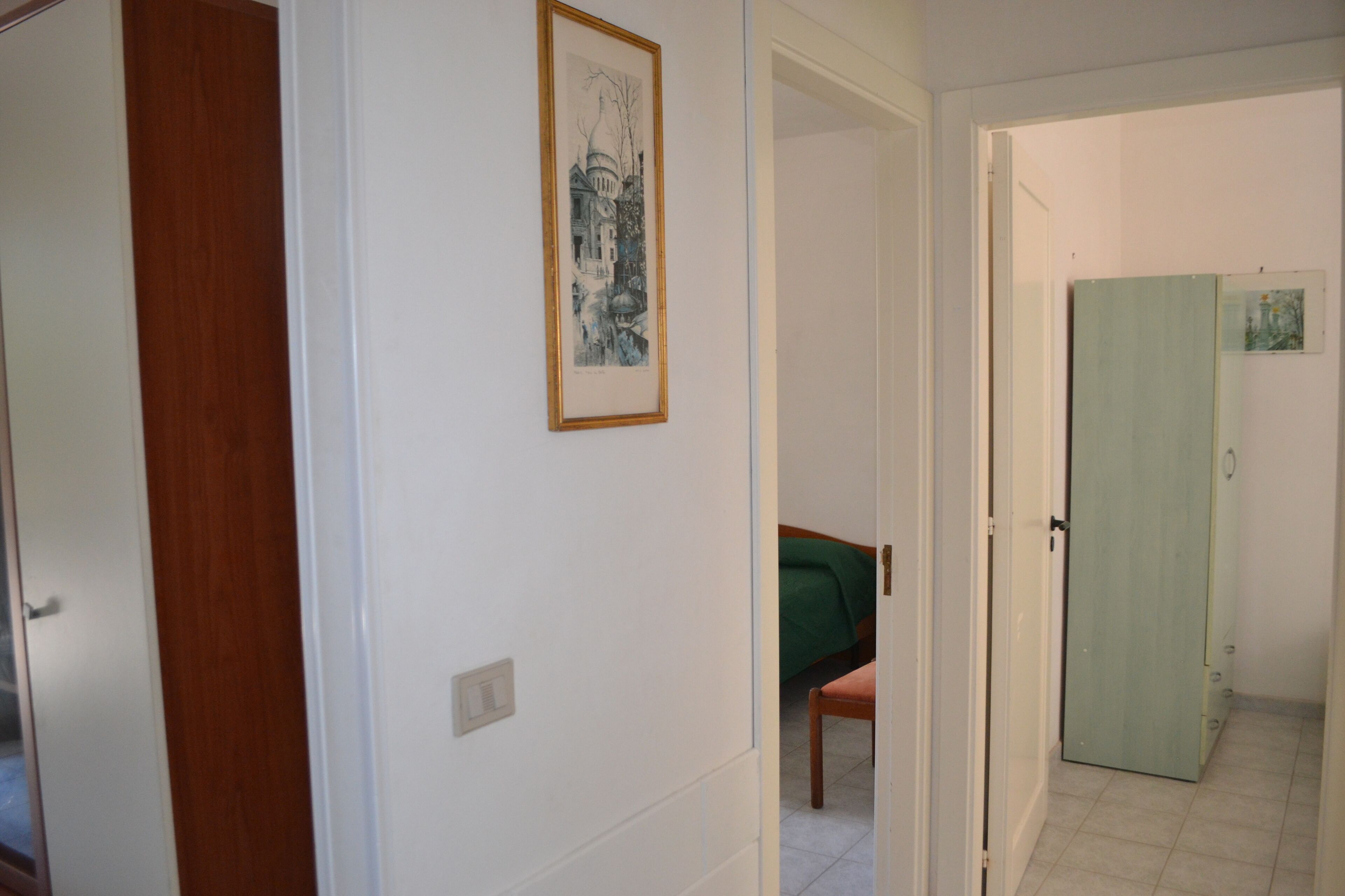 Strykejern/-brett, internettilgang og sengetøy