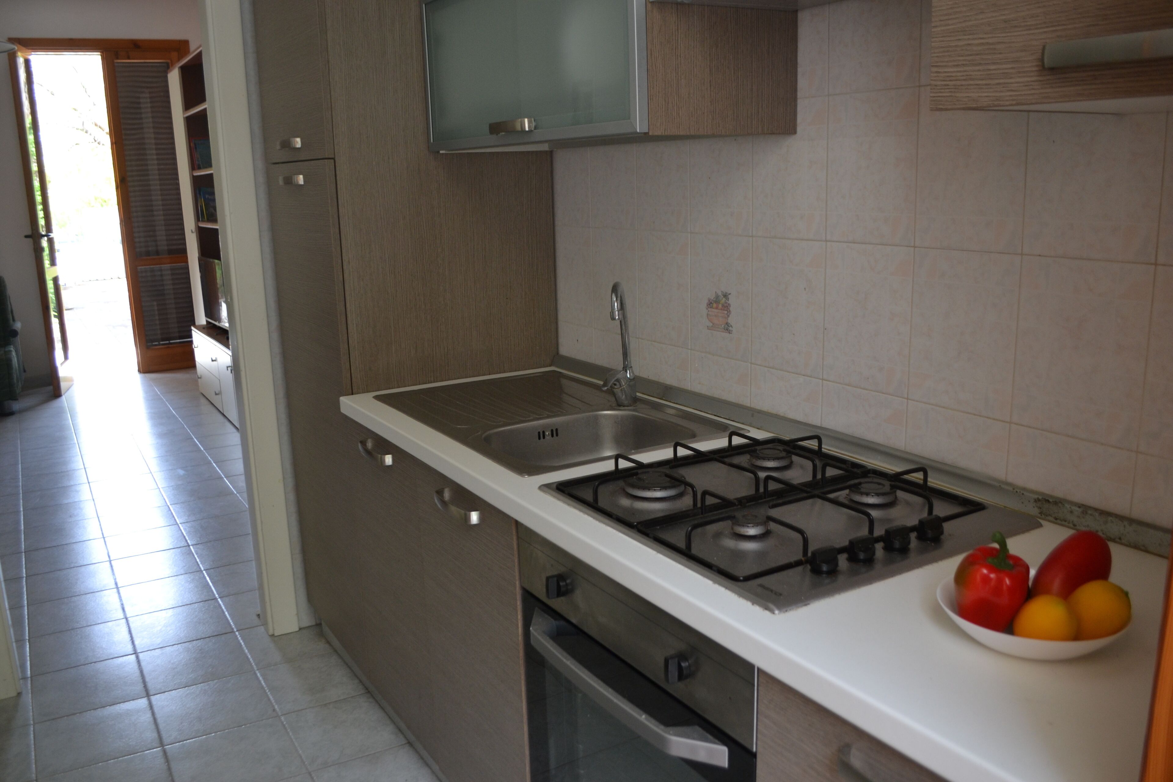 Frigorifero, piano cottura, pentole/stoviglie/utensili