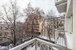 Studio suite, balkon | Uitzicht vanaf balkon