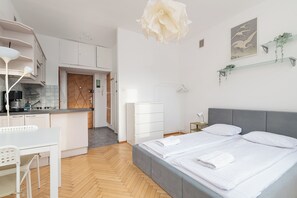 Studio Suite, Balcony | Free WiFi - RentPlanet - Studio Hoża (Warsaw)