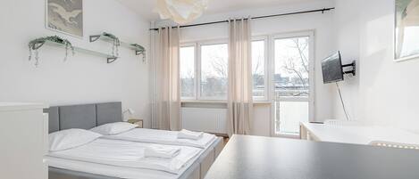 Studio Suite, Balcony | Free WiFi