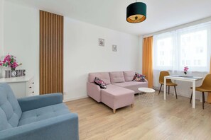 TV - Orłowska 11B Gdańsk | Atmospheric Studio | Close to the Beach (Gdańsk)